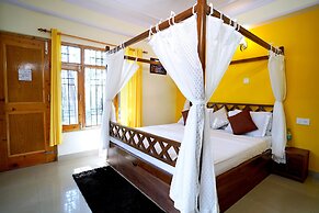 Hill Songey by Dumnu Homes