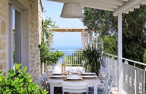 Juniper House - Charming 3 bed Villa With sea View