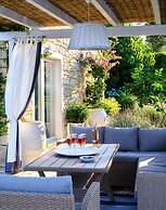 Juniper House - Charming 3 bed Villa With sea View