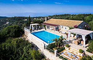 Juniper House - Charming 3 bed Villa With sea View