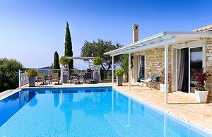 Juniper House - Charming 3 bed Villa With sea View