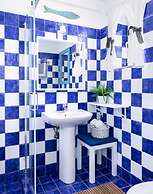 Juniper House - Charming 3 bed Villa With sea View