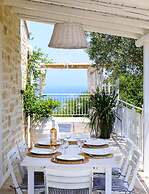 Juniper House - Charming 3 bed Villa With sea View