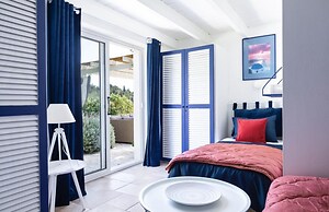 Juniper House - Charming 3 bed Villa With sea View