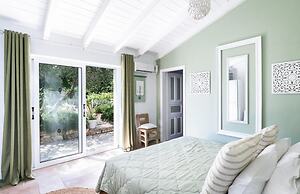 Juniper House - Charming 3 bed Villa With sea View