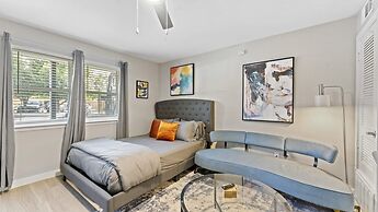Quaint Studio Close to Downtown and Domain