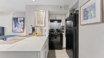 Quaint Studio Close to Downtown and Domain