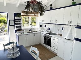 Myrtle Cottage - Charming 2 bed Cottage