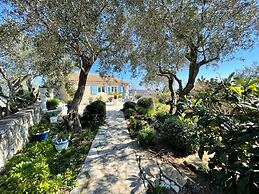 Myrtle Cottage - Charming 2 bed Cottage