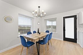 Remote Work Friendly King Beds Fast Wifi 3BR