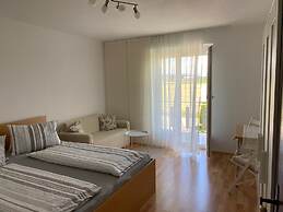 Holiday Apartment in St Kanzian on Lake Klopein