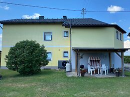 Holiday Apartment in St Kanzian on Lake Klopein