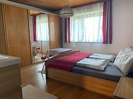 Holiday Apartment in St Kanzian on Lake Klopein