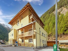 Apartment Zwieselstein Near Ski Slopes