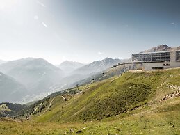 Inviting Apartment With Terrace