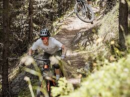 Inviting Apartment With Terrace