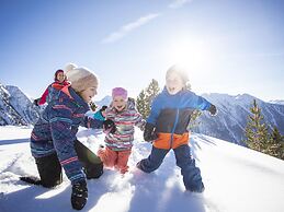 Inviting Apartment With Terrace