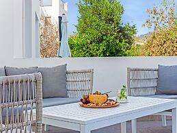 Sanders White Mountains - Cozy Villa With Pool