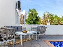 Sanders White Mountains - Cozy Villa With Pool