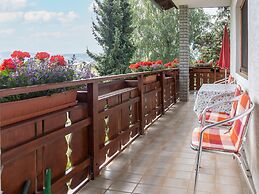 Holiday Apartment With Pool
