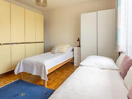 Holiday Apartment With Pool