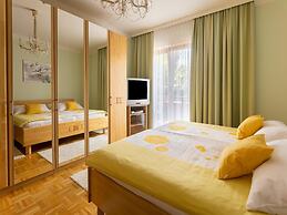 Holiday Apartment With Pool