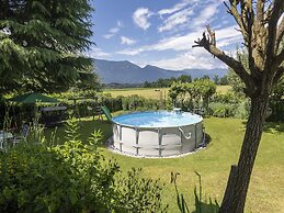 Holiday Apartment With Pool