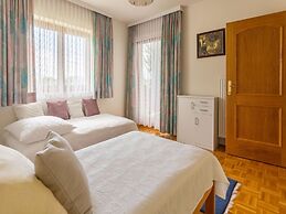Holiday Apartment With Pool