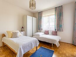 Holiday Apartment With Pool