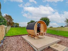 Lush Holiday Home in Vlaanderen With Private Pool