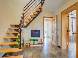 Lush Holiday Home in Vlaanderen With Private Pool