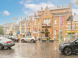 Lush Holiday Home in Vlaanderen With Private Pool