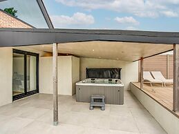 Lush Holiday Home in Vlaanderen With Private Pool