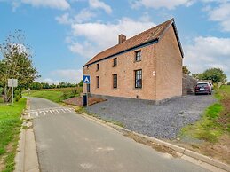 Lush Holiday Home in Vlaanderen With Private Pool