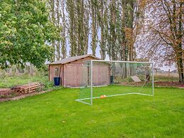 Lush Holiday Home in Vlaanderen With Private Pool
