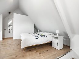 Alken Farm Stay With Terrace