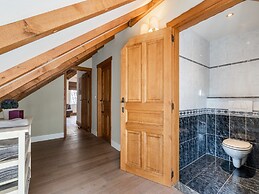 Alken Farm Stay With Terrace