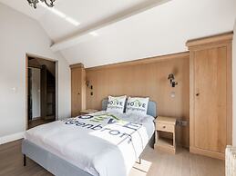 Alken Farm Stay With Terrace