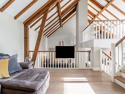 Alken Farm Stay With Terrace