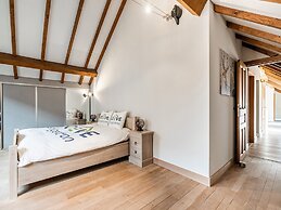 Alken Farm Stay With Terrace