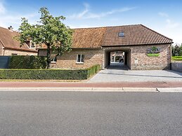 Alken Farm Stay With Terrace