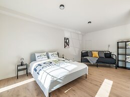 Alken Farm Stay With Terrace