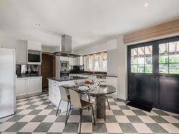 Alken Farm Stay With Terrace