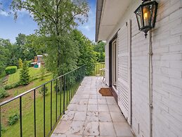 Cozy Hideaway in Ferrieres