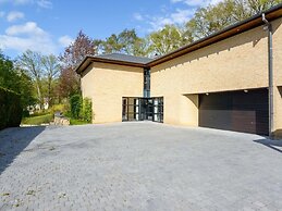 Picturesque Villa With Swimming Pool
