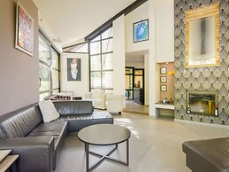 Picturesque Villa With Swimming Pool