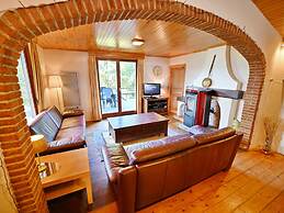 Beautiful Chalet With a Large Garden