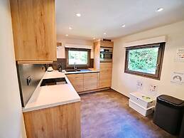 Beautiful Chalet With a Large Garden