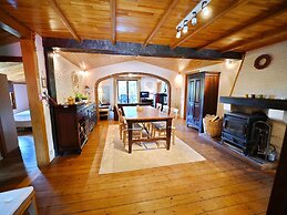 Beautiful Chalet With a Large Garden