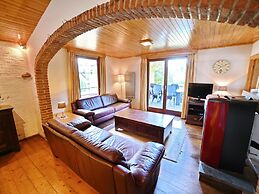 Beautiful Chalet With a Large Garden